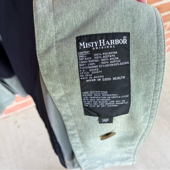 Immaculate Sage green ladies trenchcoat. 14P - Picture 8 of 12